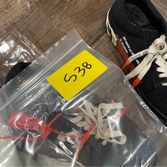 Off-White vulc low Black Striped Sneakers - Picture 10 of 10